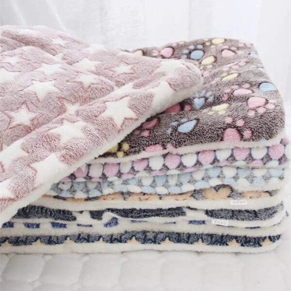 Soft flannel pet bed for small to large dogs, warm and cozy for cats and perfect for puppies with pillow and soft blanket. - Image 5